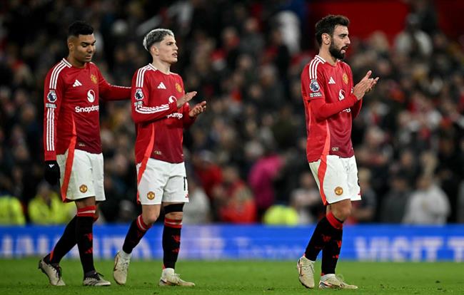 Casemiro nổi điên sau pha bóng vô trách nhiệm của Garnacho 1 Casemiro nổi điên sau pha bóng vô trách nhiệm của Garnacho 1