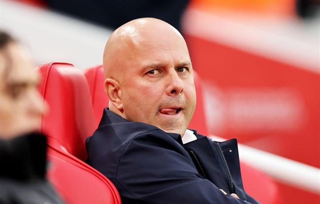 Arne Slot không chấp nhận nổi thất bại sốc tại FA Cup