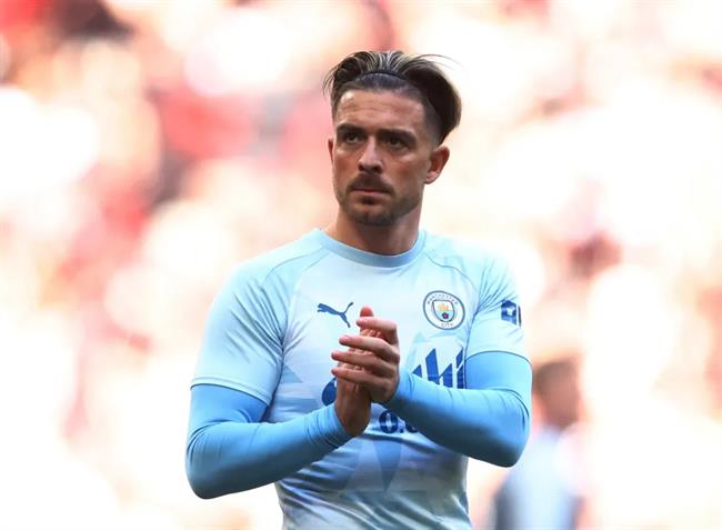 Jack Grealish đang phải ngồi dự bị ở Man City. Jack Grealish dang phai ngoi du bi o Man City.