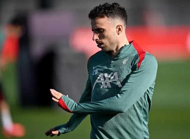 HLV Arne Slot tiet lo ngay tro lai cua Diogo Jota.