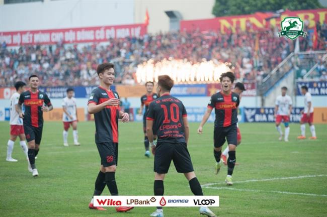 Hoàng Đức toả sáng, Ninh Bình nối dài mạch chiến thắng