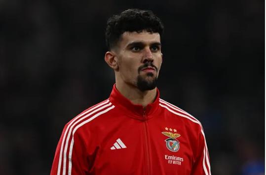 Chelsea đưa Tomas Araujo vào tầm ngắm. Chelsea dua Tomas Araujo vao tam ngam.