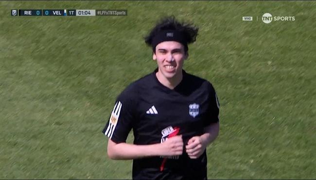 Bóng đá Argentina gây xôn xao vì một streamer 1