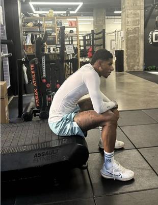 Rashford xoa dịu dư luận khi bị chỉ trích đi xem bóng rổ 1