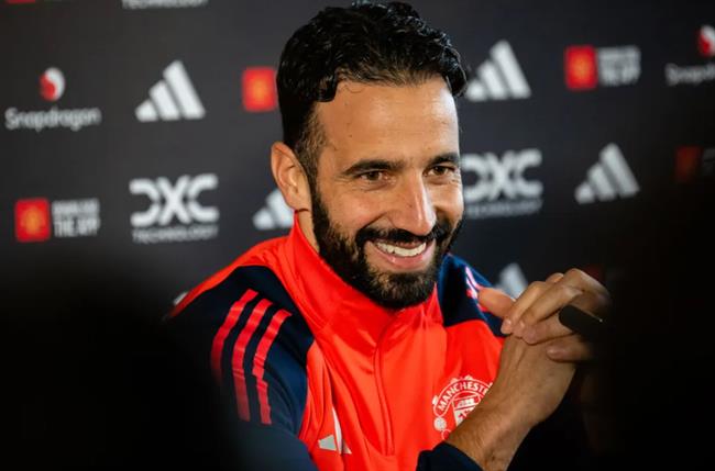 Ruben Amorim cho sẽ ngăn cản cầu thủ MU sử dụng đợt tập trung của ĐTQG để nghỉ ngơi. Ruben Amorim cho se ngan can cau thu MU su dung dot tap trung cua dTQG de nghi ngoi.