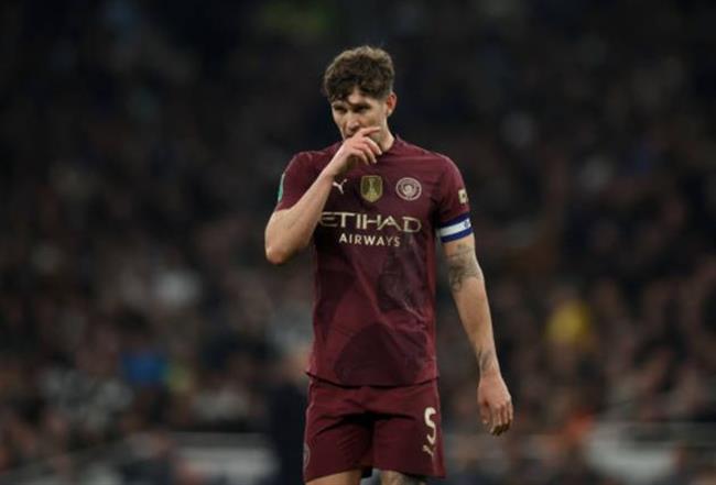 John Stones không xuất hiện ở buổi tập mới nhất của Man City. John Stones khong xuat hien o buoi tap moi nhat cua Man City.