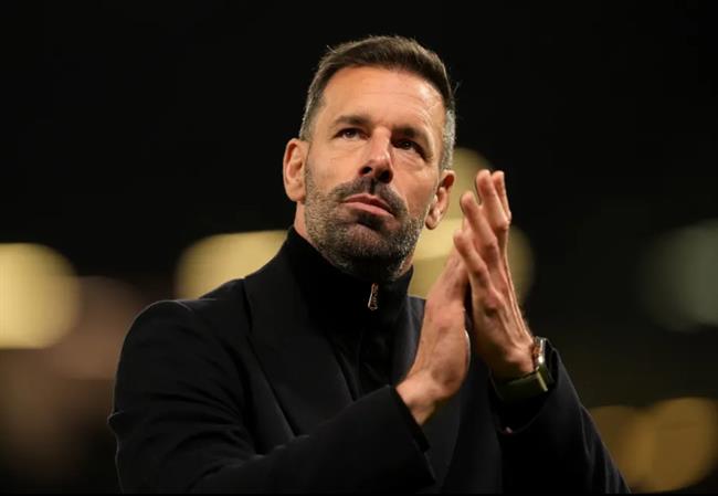 Ruben Amorim tiết lộ lí do không giữ Ruud van Nistelrooy làm trợ lý 1