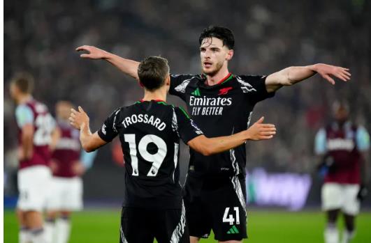 Declan Rice bị chỉ trích thiếu tôn trọng West Ham Declan Rice bi chi trich thieu ton trong West Ham