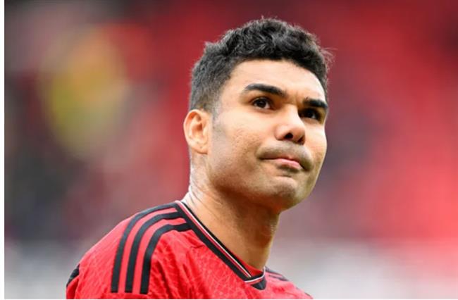 Casemiro giải thích lý do anh trao huy chương FA Cup cho đồng đội ở MU Casemiro giai thich ly do anh trao huy chuong FA Cup cho dong doi o MU