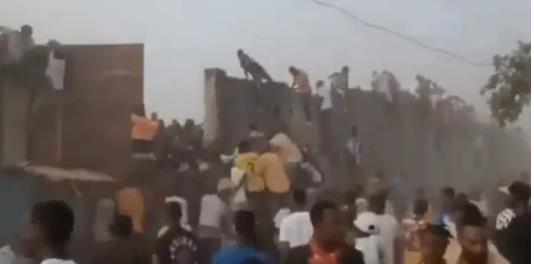 Hơn 50 người thiệt mạng trong một trận bóng đá tại Guinea 2 Hơn 50 người thiệt mạng trong một trận bóng đá tại Guinea 2