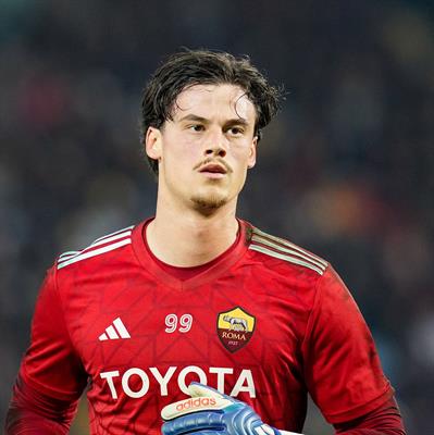 Thông tin tiểu sử thủ môn Mile Svilar