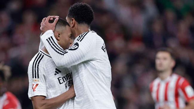 Lại đá trượt penalty, Kylian Mbappe được HLV Ancelotti động viên