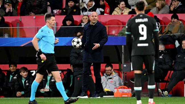 Arne Slot chỉ ra khác biệt giữa Liverpool và Chelsea 1 Arne Slot chỉ ra khác biệt giữa Liverpool và Chelsea 1