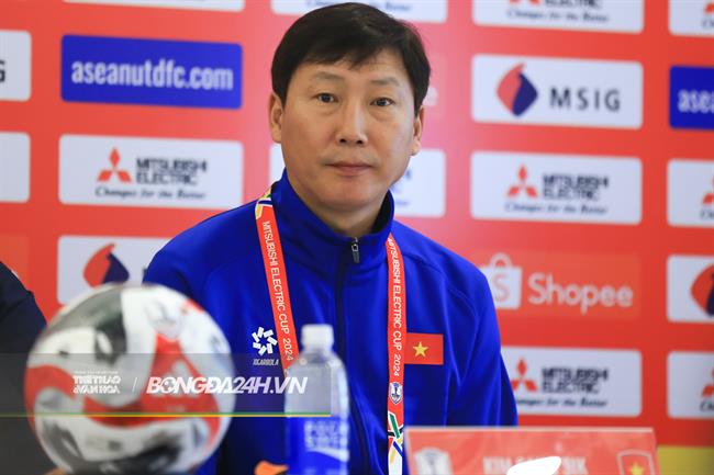 Cơ hội xoay tua của HLV Kim Sang Sik