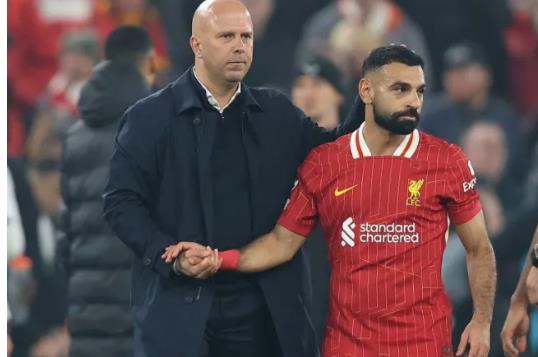 Salah đang chơi tốt dưới thời Arne Slot. Salah dang choi tot duoi thoi Arne Slot.