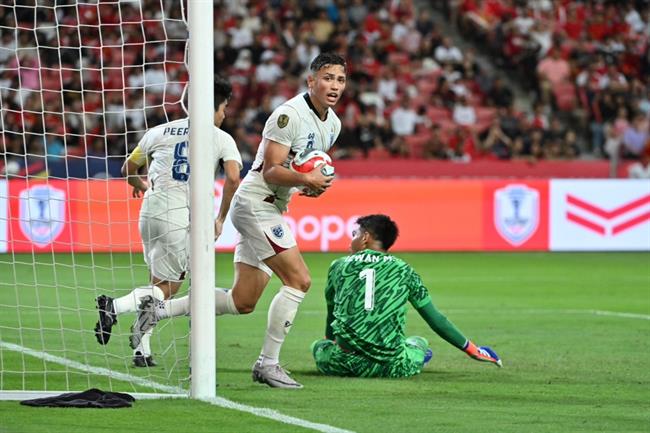 ĐT Singapore hạn chế tiếp xúc với truyền thông sau trận thua Thái Lan 1