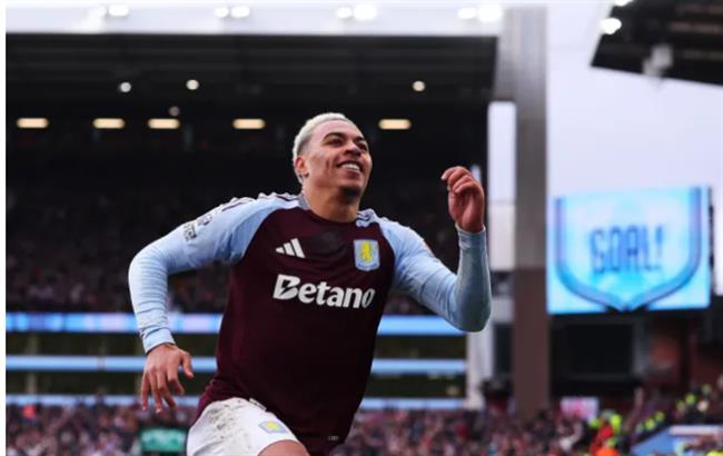 Morgan Rogers giup Ason Villa danh bai Man City.