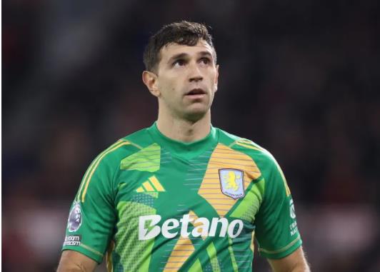 Emiliano Martinez được khuyên cập bến Chelsea Emiliano Martinez duoc khuyen cap ben Chelsea