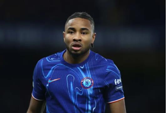 Chelsea san sang ban Christopher Nkunku cho Barca.