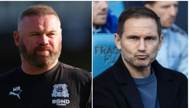 Wayne Rooney va Frank Lampard chuan bi dung do tren bang ghe huan luyen.