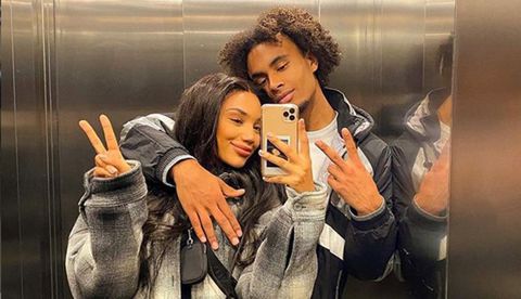 Zirkzee chia tay bạn gái lâu năm chỉ sau 6 tháng tới MU 1