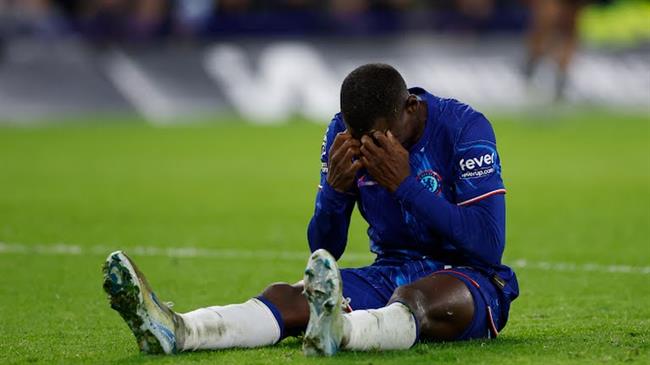 Chelsea thua 1-2 trên sân nhà trước Fulham. Chelsea thua 1-2 tren san nha truoc Fulham.