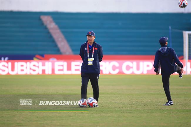 ĐT Việt Nam và sự khó đoán đầy toan tính của HLV Kim Sang Sik 3 ĐT Việt Nam và sự khó đoán đầy toan tính của HLV Kim Sang Sik 3