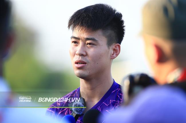 Duy Mạnh: HLV Kim Sang Sik nói toàn đội mới hoàn thành nửa chặng đường