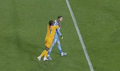 Vinicius Junior nhận thẻ đỏ, HLV Carlo Ancelotti nói gì?