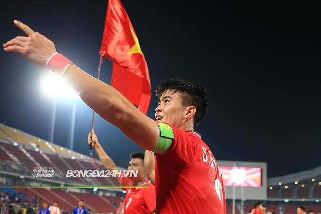 Duy Mạnh được vinh danh với giải thưởng cao quý trước thềm đấu ĐT Lào