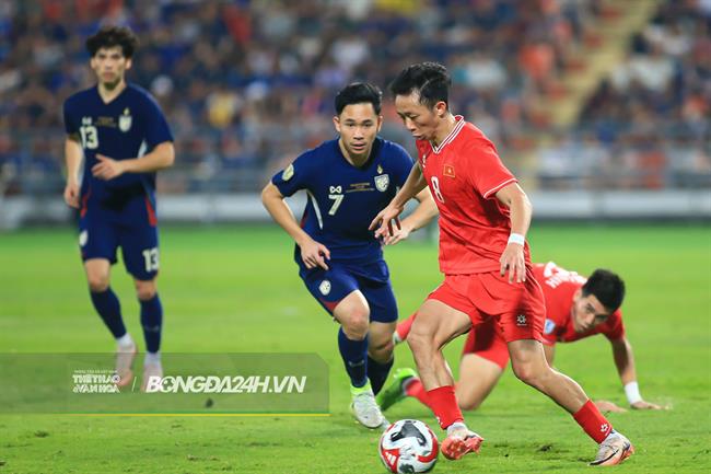 Châu Ngọc Quang suýt khóc sau chức vô địch cùng ĐT Việt Nam 1