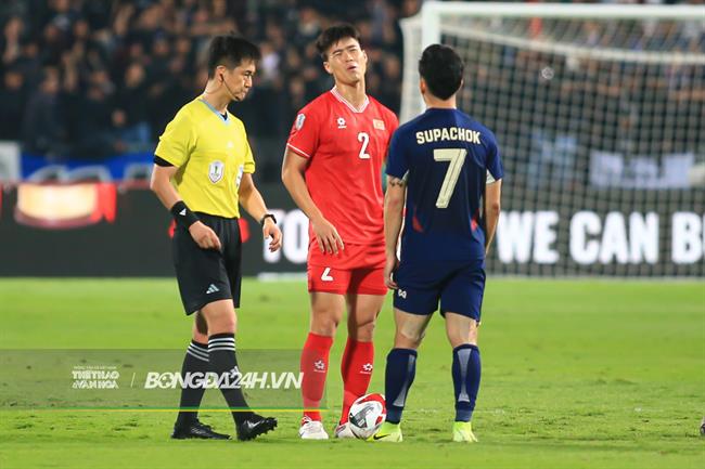 Sao Thái Lan tụt dốc sau bàn thắng xấu xí vào lưới ĐT Việt Nam