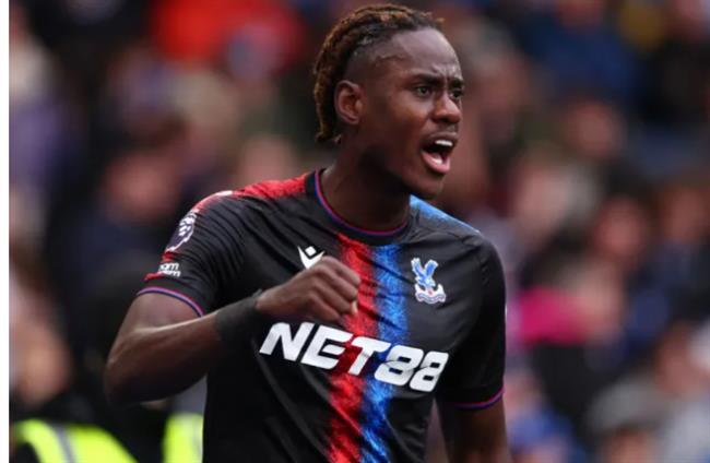 Chelsea can nhac trieu hoi Trevoh Chalobah tu Crystal Palace.