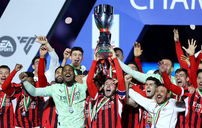 HLV Sergio Conceicao giúp AC Milan vô địch Siêu cúp Italia ngay tuần đầu ra mắt