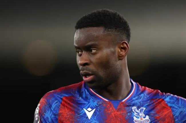 Crystal Palace giam gia ban Marc Guehi cho Chelsea va Liverpool.