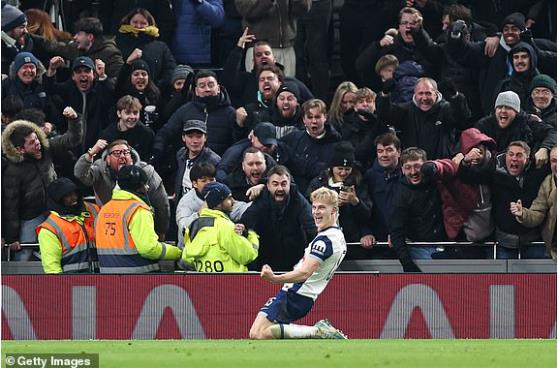 Đánh bại Liverpool trên sân nhà, Tottenham nuôi hy vọng vào chung kết cúp Liên đoàn Anh