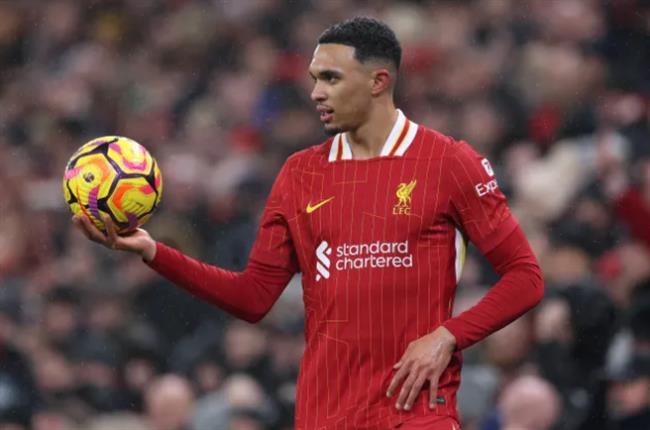 Trent Alexander-Arnold doi mat voi tuong lai bat dinh tai Liverpool 