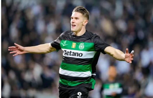 Viktor Gyokeres dang choi tot trong mau ao Sporting Lisbon.