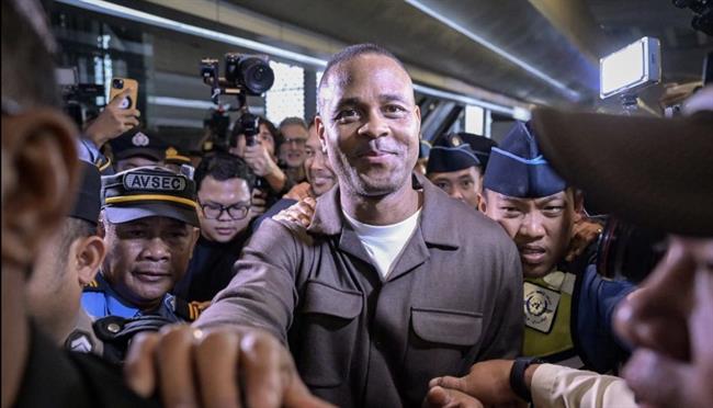 Huyền thoại bóng đá Hà Lan được chào đón khi tới Indonesia