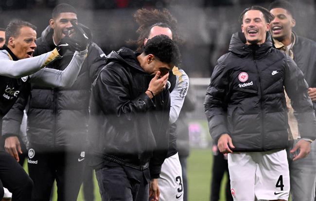 Điểm tin bóng đá sáng 181 Omar Marmoush tạm biệt CĐV Frankfurt 1 Điểm tin bóng đá sáng 181 Omar Marmoush tạm biệt CĐV Frankfurt 1