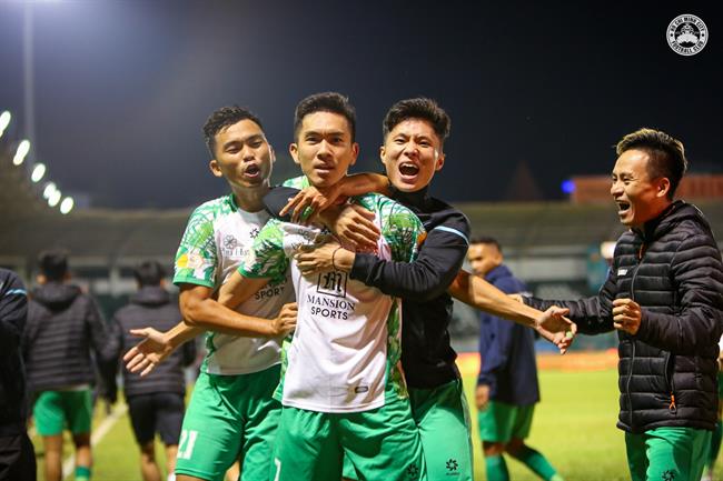 HLV HAGL không hài lòng với trọng tài ở trận hòa TPHCM 1