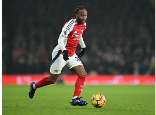 Huyen thoai Ian Wright gui loi khuyen den Raheem Sterling