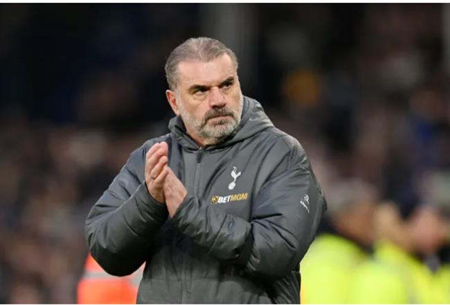 HLV Ange Postecoglou dung truoc kha nang bi Spurs sa thai.