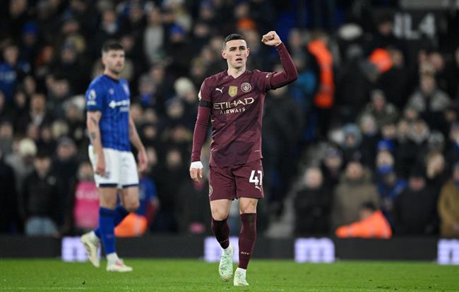 Pep Guardiola đưa Phil Foden lên mây sau trận đấu của Man City