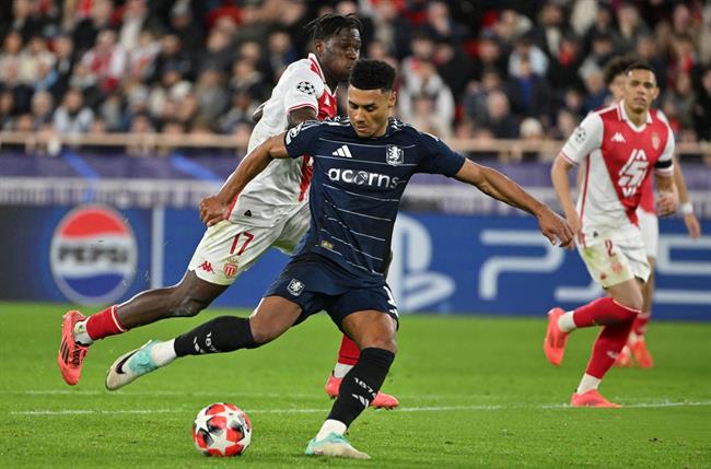 HLV Unai Emery thừa nhận mắc sai lầm ở trận thua Monaco