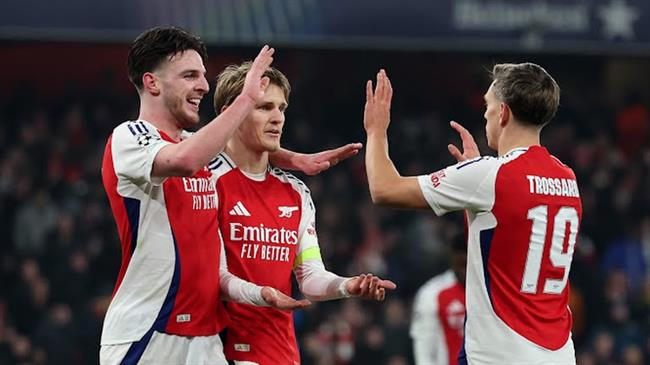 Arsenal danh bai Dinamo Zagreb 3-0 tren san nha.