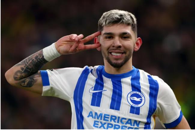 MU hoi muon Julio Enciso cua Brighton