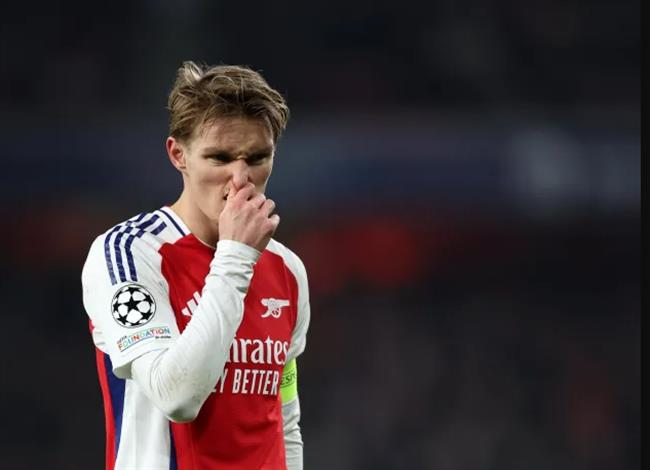 Martin Odegaard da khong ra san trong tran dau cua Arsenal voi Wolves