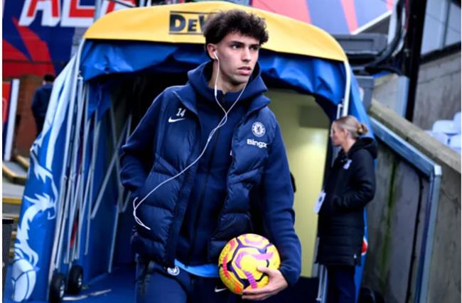 Aston Villa nhan loi canh bao ve vu chuyen nhuong Joao Felix  