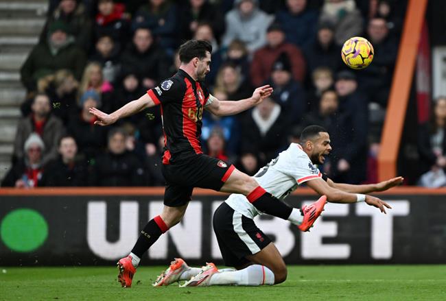 HLV Bournemouth bức xúc với quả penalty ở trận thua Liverpool 1